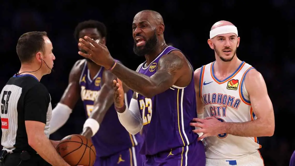 LeBron James admite que los Lakers “no son un equipo campeón”