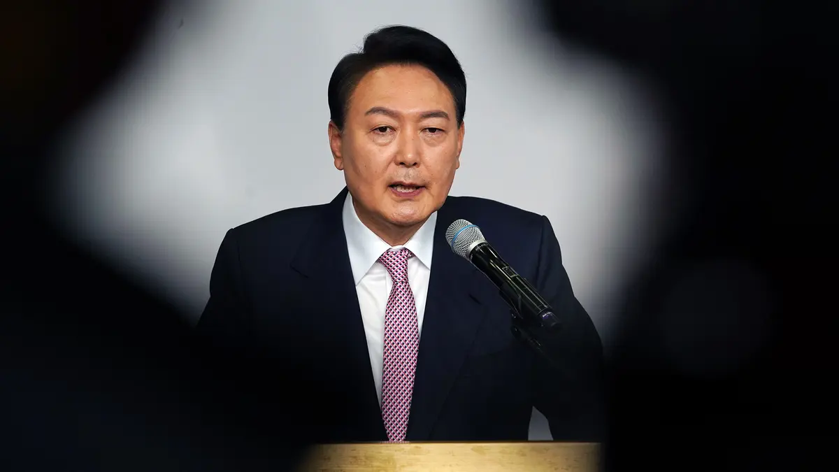 Condenan a cadena perpetua al expresidente surcoreano Yoon Suk-yeol