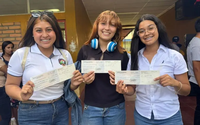 Estudiantes universitarios ya pueden aplicar a las becas para el pueblo