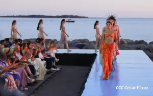 ¡Pasarela frente al mar! Nicaragua Diseña y Chinandega Moda deslumbran en Corinto