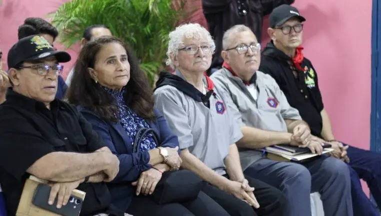 Conversatorio destaca historia de la Cruzada Nacional de Alfabetización