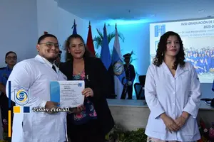 Policía Nacional celebra XVIII graduación de médicos internos 2025-2026