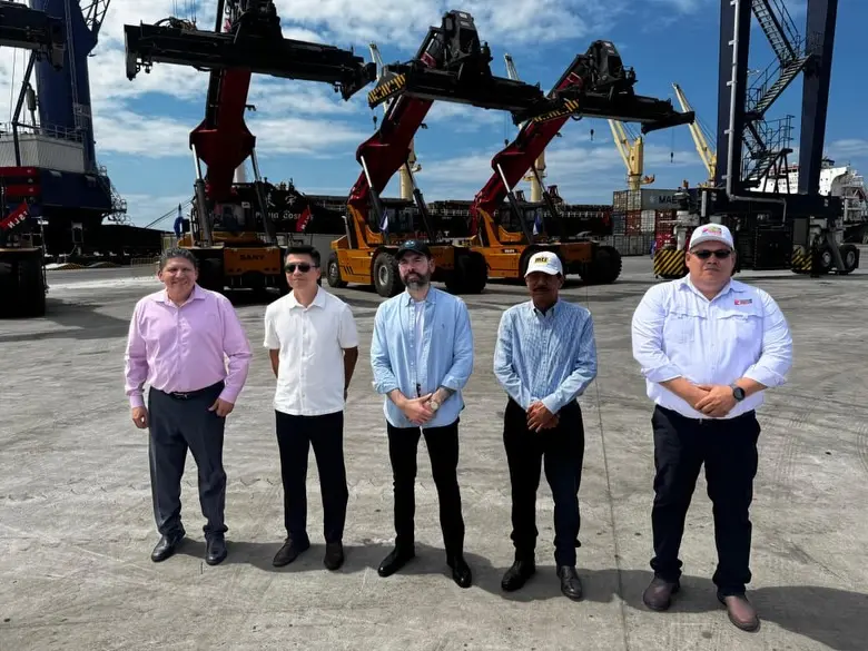 Corinto avanza en eficiencia logística con nuevos equipos portuarios
