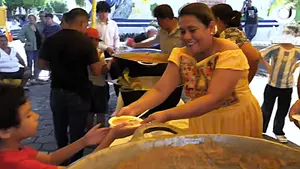 San Marcos: familias degustan la deliciosa masa de cazuela