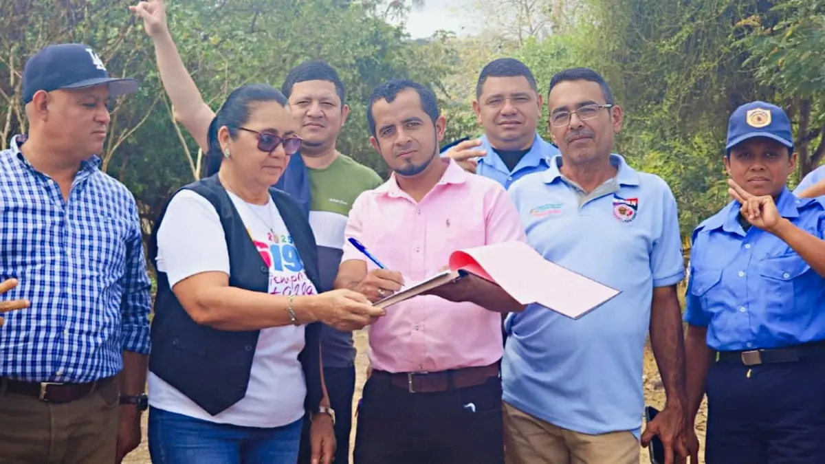 Impulsan mejoras en accesos y parqueo del balneario Río Coco