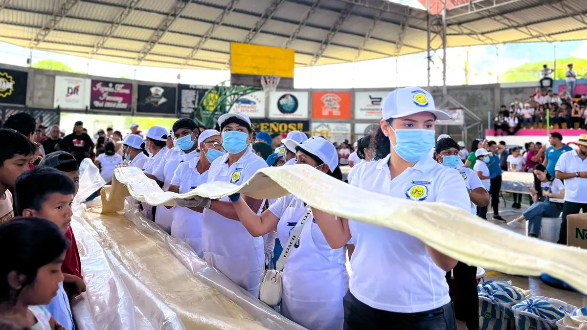 Elaboran el Quesillo más grande de Nicaragua