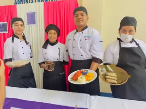 Tecnológico Che Guevara celebra la Cuaresma con talento culinario juvenil