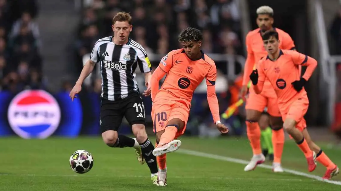 Barcelona salva un empate agónico ante el local en Champions League
