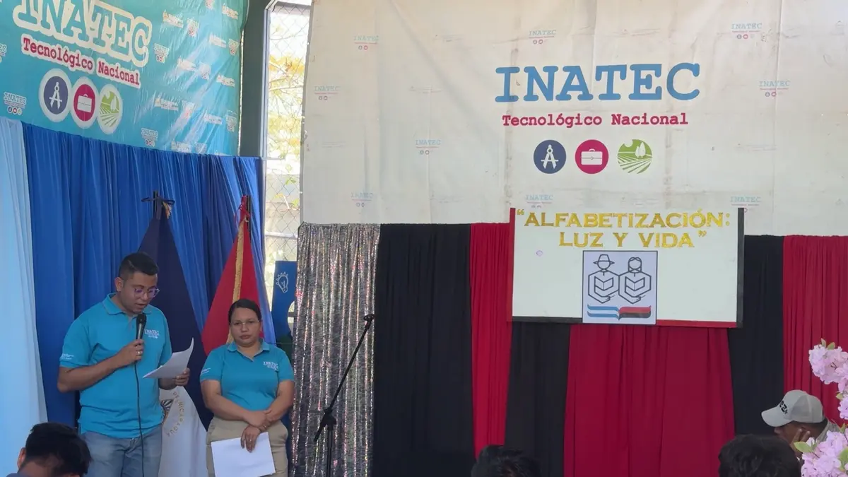 Cruzada Nacional de Alfabetización conmemoran aniversario en centro tecnológico