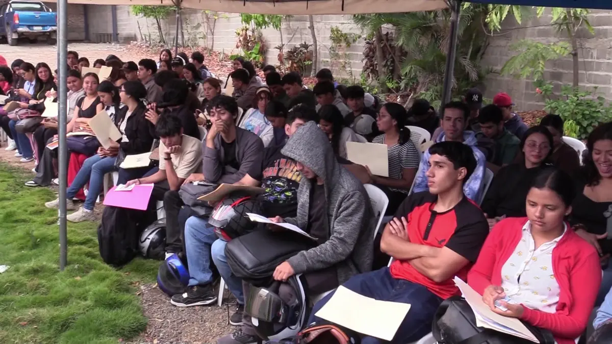 Universitarios Estelianos aplican a becas “Pueblo Presidente”