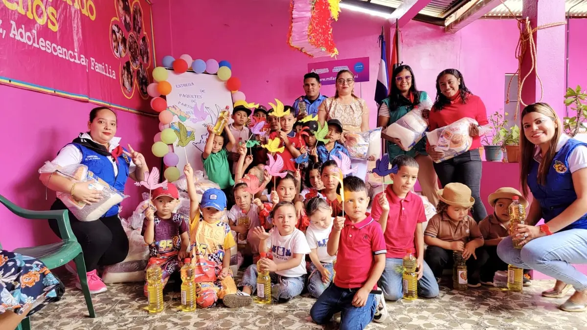 26 familias con partos múltiples reciben apoyo alimentario en Jalapa