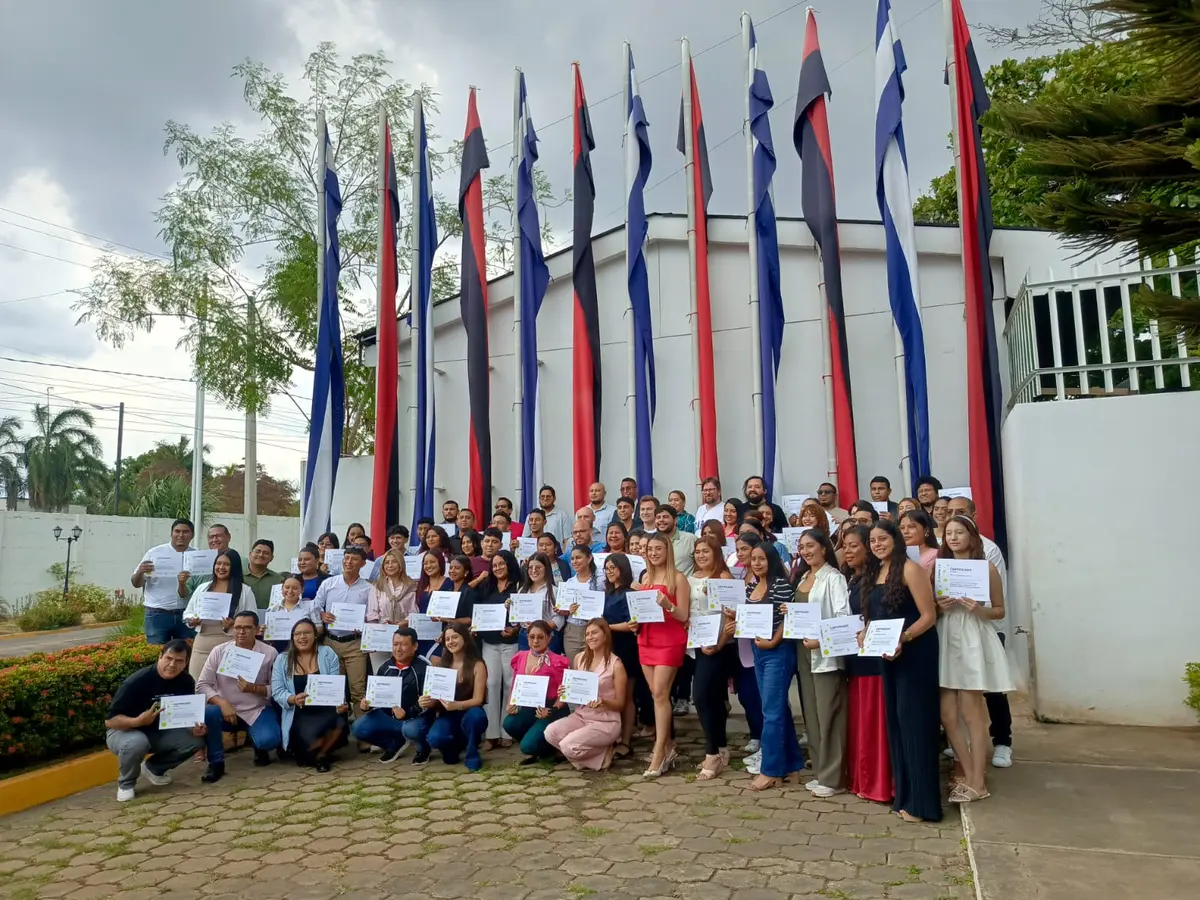 Comunicadores nicaragüenses fortalecen habilidades con expertos de RT en Español