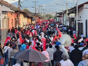 Granada marcha por la paz con unidad alegría y compromiso