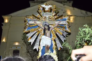 Tradición y fe se unen en el anda del Señor de las Ánimas en León