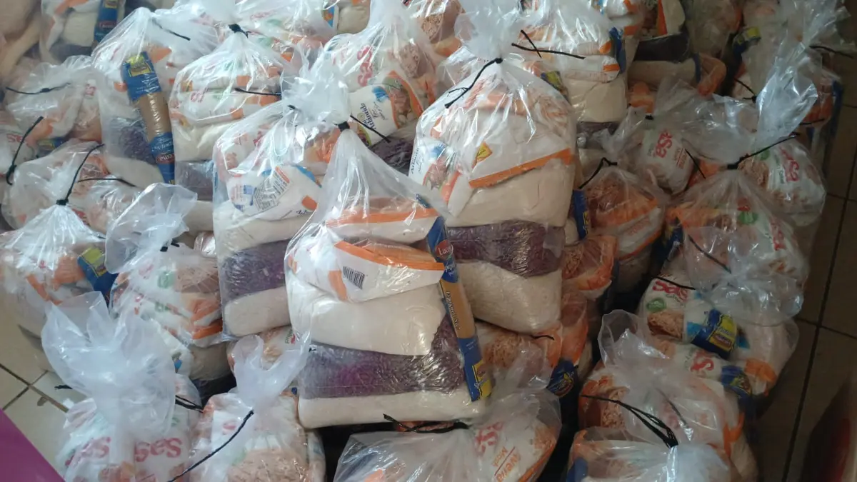 Gobierno de Nicaragua entrega 134 paquetes alimentarios a madres en Bluefields