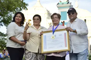 León reconoce a Olga Maradiaga como Hija Dilecta por su legado artístico y cultural