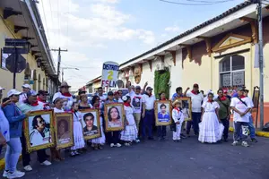 León honra a los Héroes de Veracruz con histórica caminata