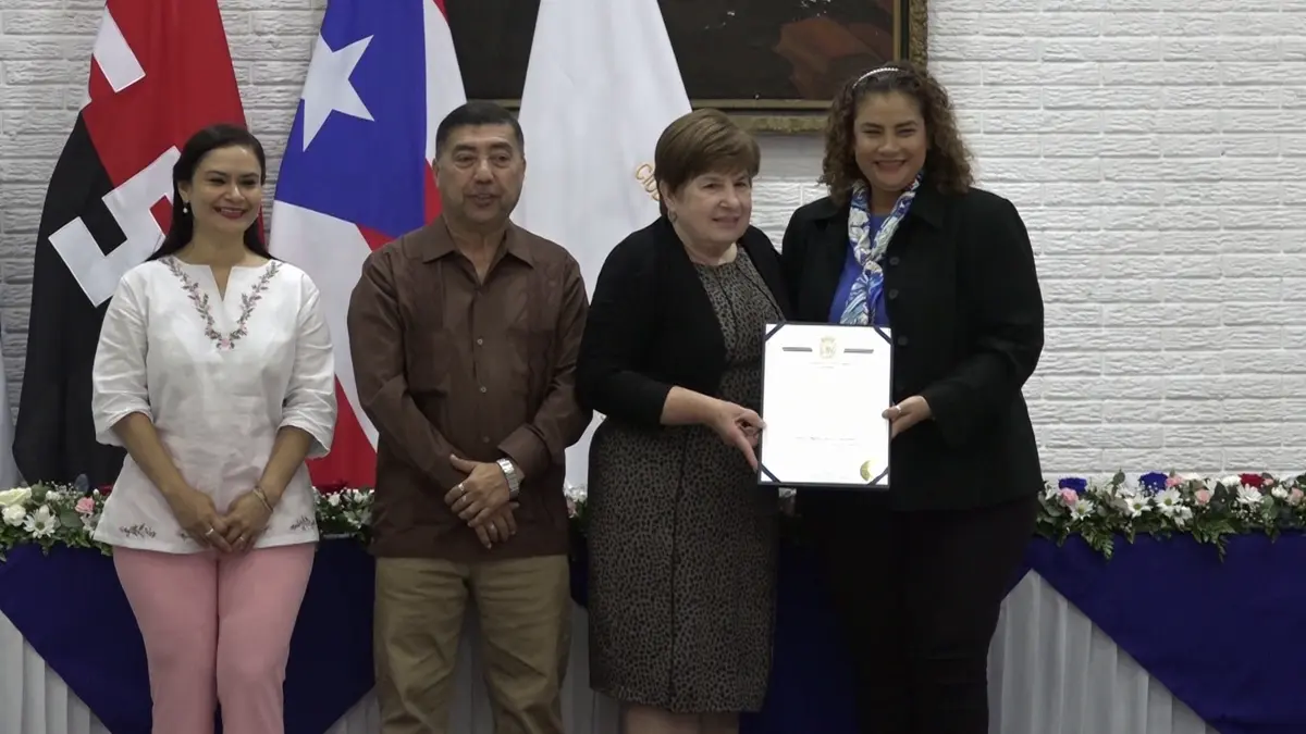 Alcaldía de Managua entrega orden "huésped distinguido" a familia del pastor Yiye Ávila