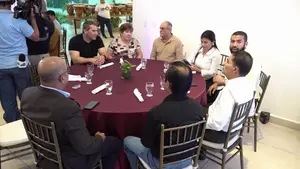 Pastores sostienen encuentro con familiares del pastor Yiye Ávila (Q.E.P.D.)