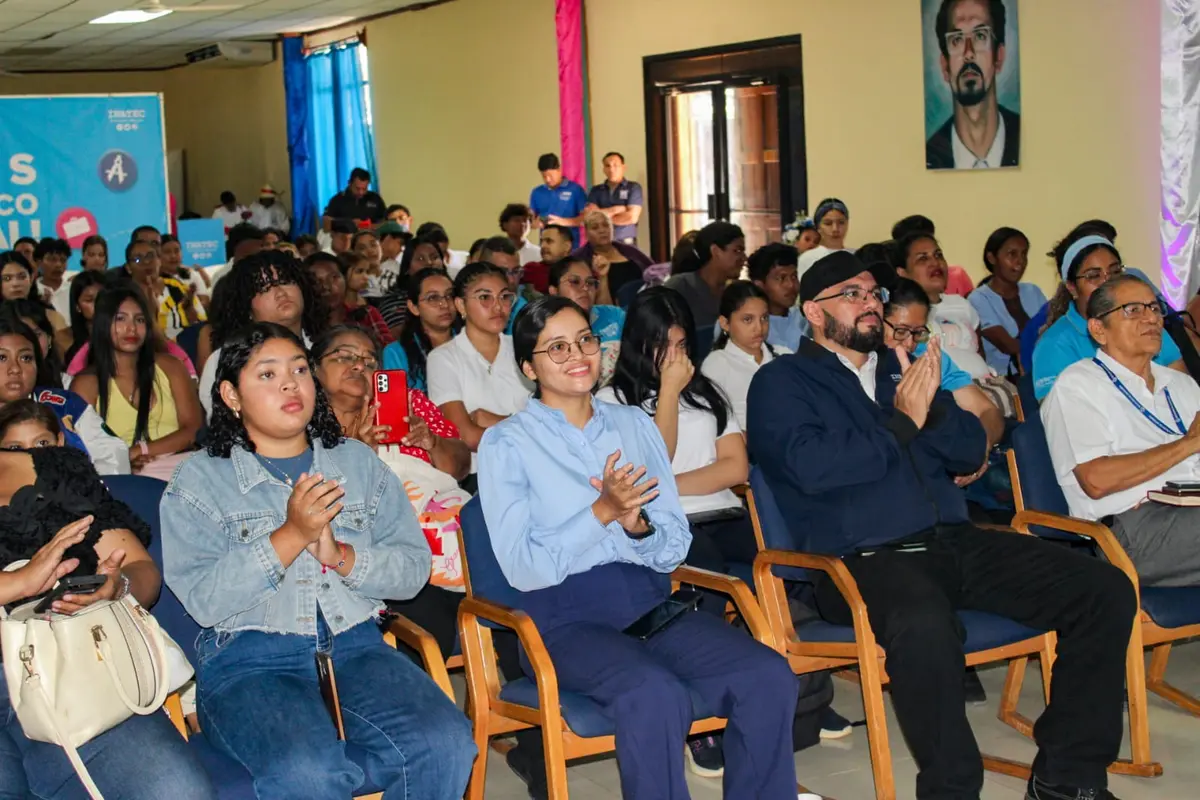Granada impulsa la formación integral con jornada cultural educativa