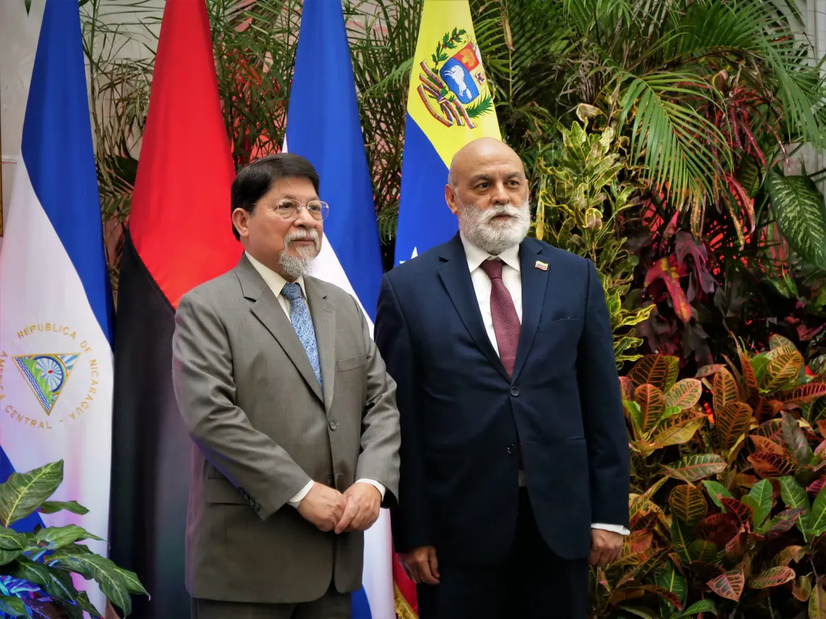 Presentan credenciales nuevo embajador de Venezuela en Nicaragua