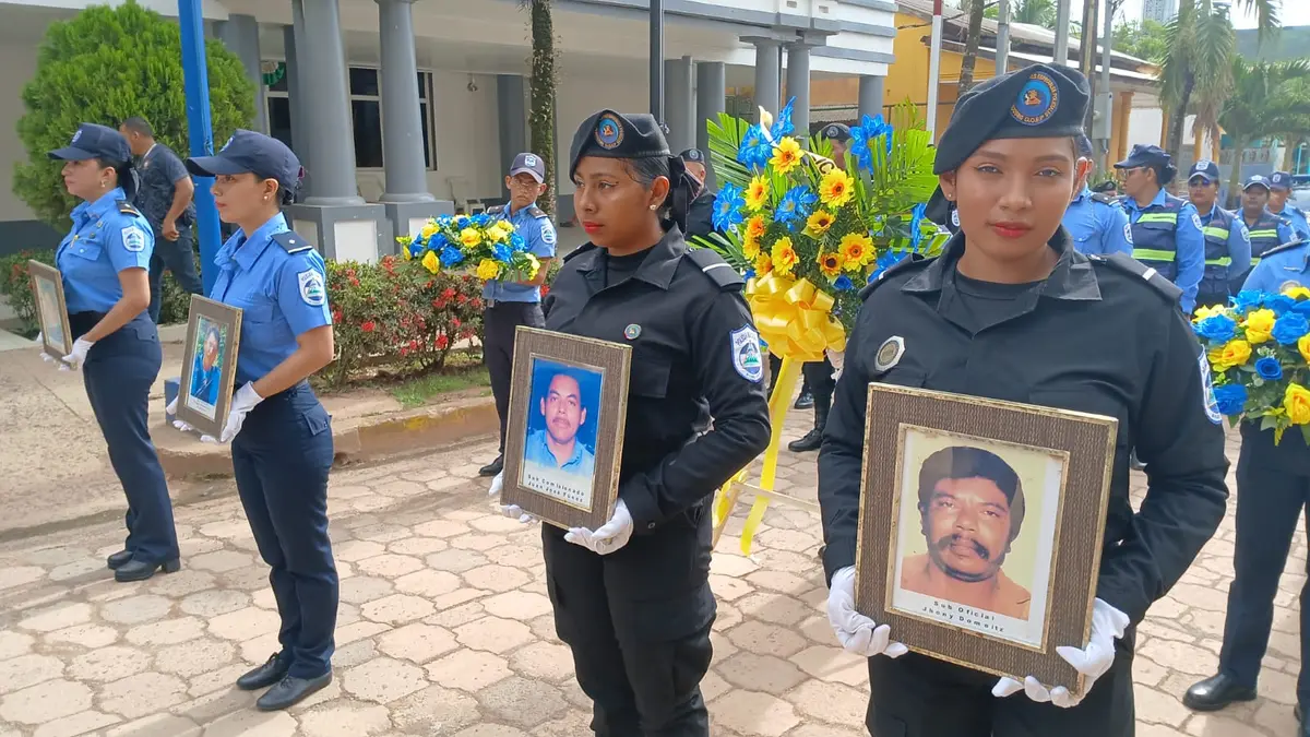 Bluefields honra con respeto a sus héroes policiales caídos en cumplimiento del deber