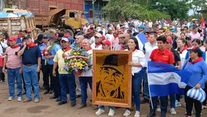 Carazo honra la memoria del compañero Bismarck Martínez