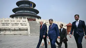 Trump evita responder durante encuentro con Xi Jinping en China