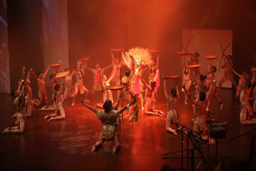 Ballet Quetzaltnahuatl celebra 41 años con espectacular gala artística