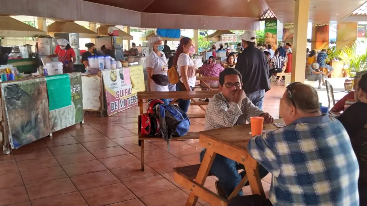 Familias disfrutan de los espacios de recreación en el corazón de Managua