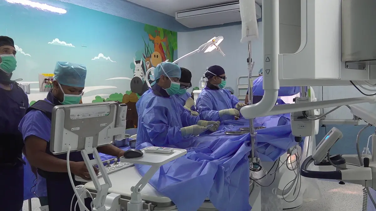 Realizan intervenciones de cateterismo cardíaco infantil en el hospital “La Mascota”