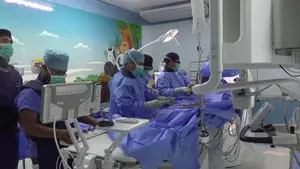 Realizan intervenciones de cateterismo cardíaco infantil en el hospital “La Mascota”