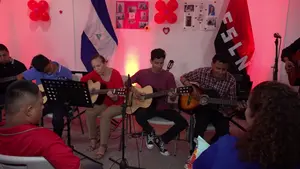 La Casa de Cultura y Creatividad «Camilo Zapata» llena de vibrantes cantos a mamá