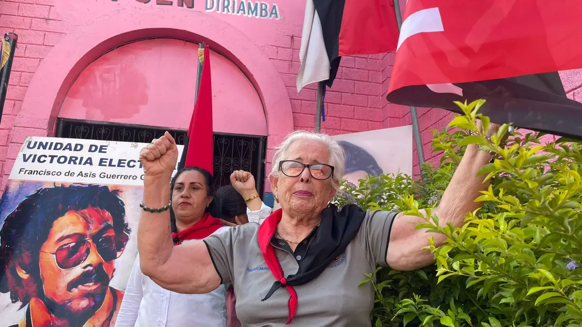 Carazo despide con honores al Comandante Pablo “Chamorrón”