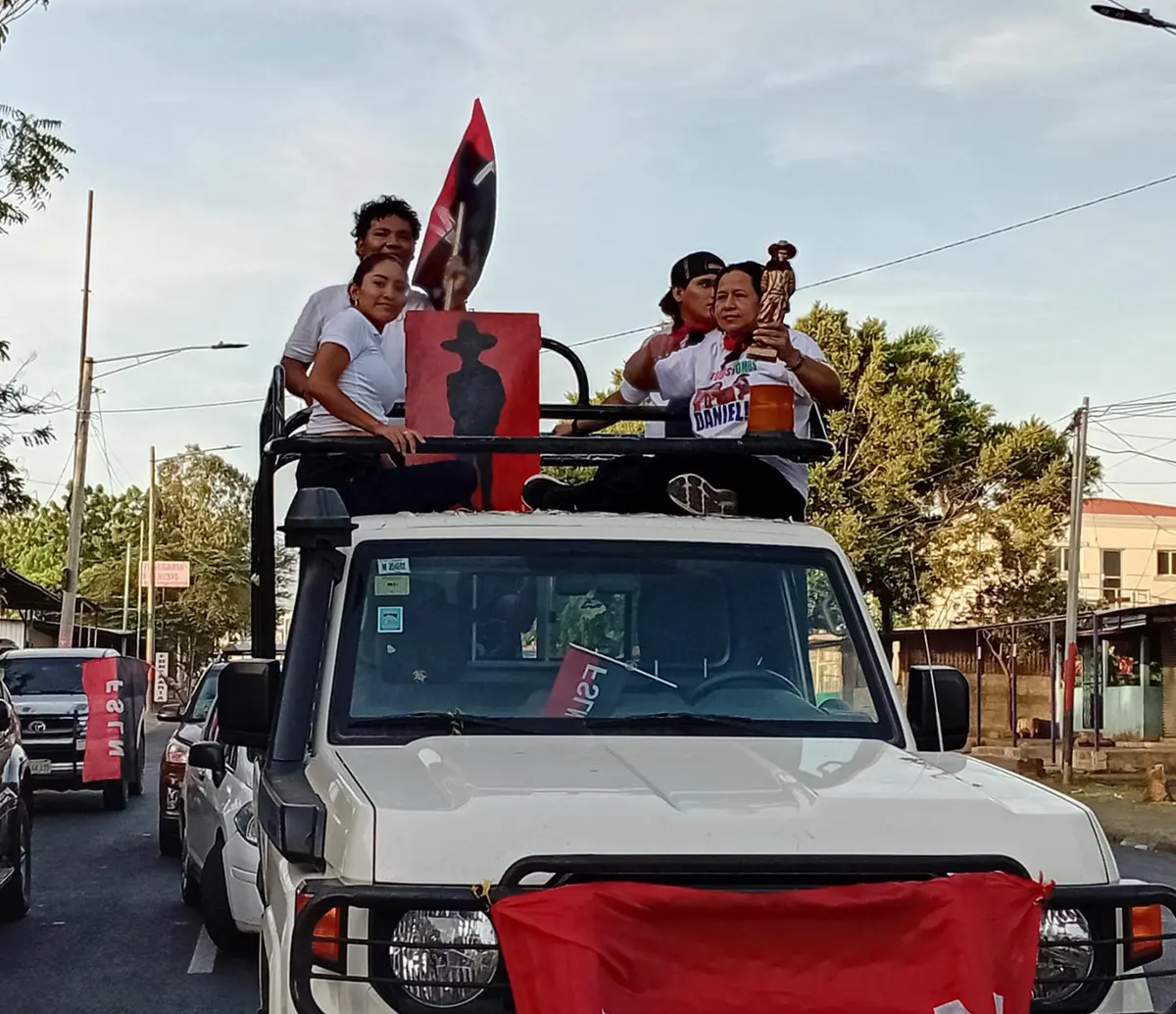 Managua despierta con alegre diana en honor al General Sandino