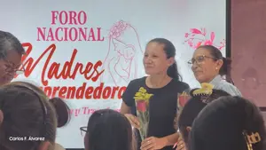 Madres emprendedoras fortalecen sus negocios con herramientas tecnológicas