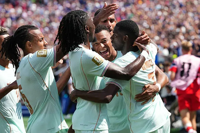 Francia aplasta a Noruega 4-1 con hat-trick de Dembélé