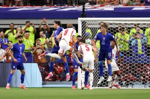 Inglaterra derrota a Croacia en un vibrante estreno mundialista