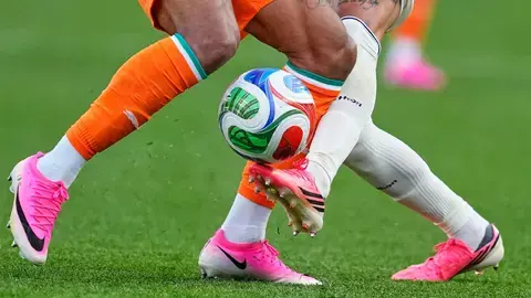 El misterio de los botines rosados que dominan el Mundial 2026