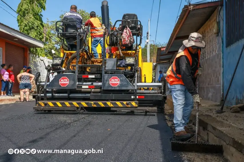 Avanzan obras de mejoramiento vial en el barrio Laureles Norte