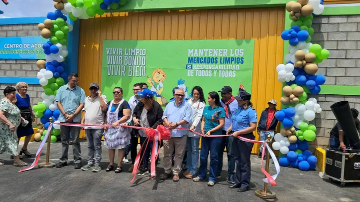 Inauguran centro de acopio en el mercado Roberto Huembes