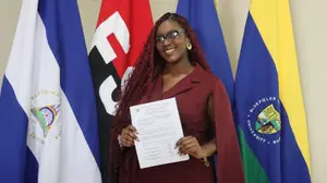 Estudiante hondureña culmina con éxito su formación en BICU Bluefields