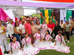 Lanzan III edición de los festivales de trajes originarios de nuestro folklore