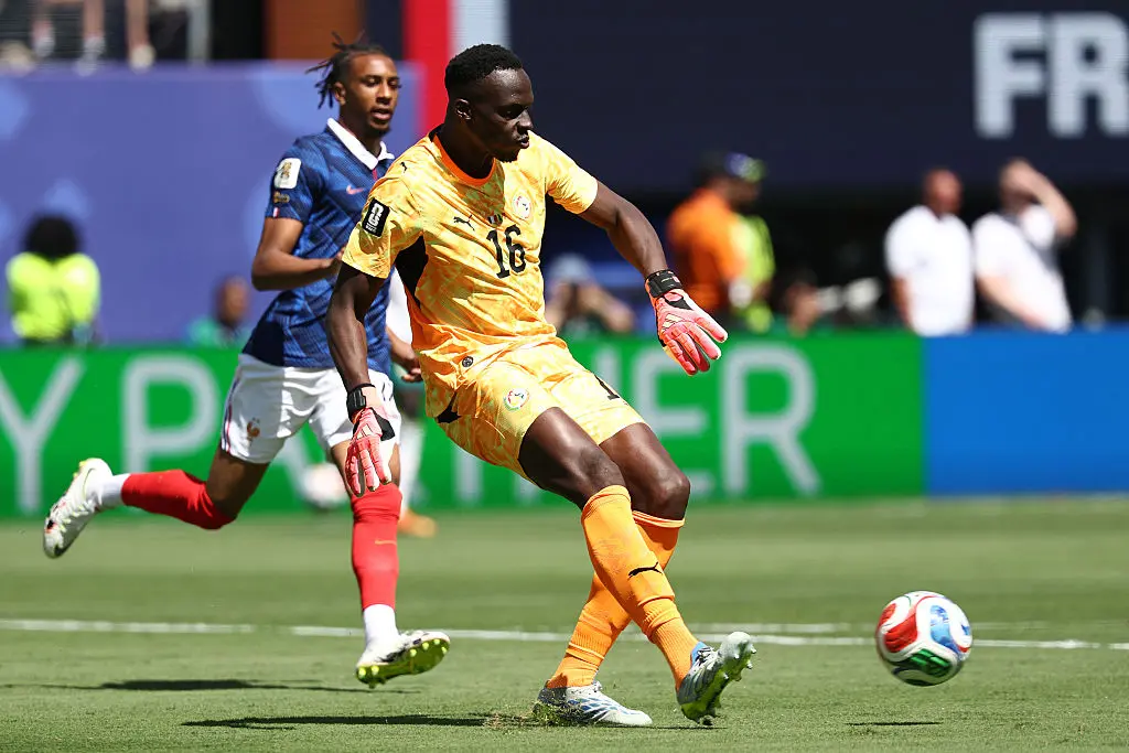 Francia derrota a Senegal con una noche histórica de Mbappé