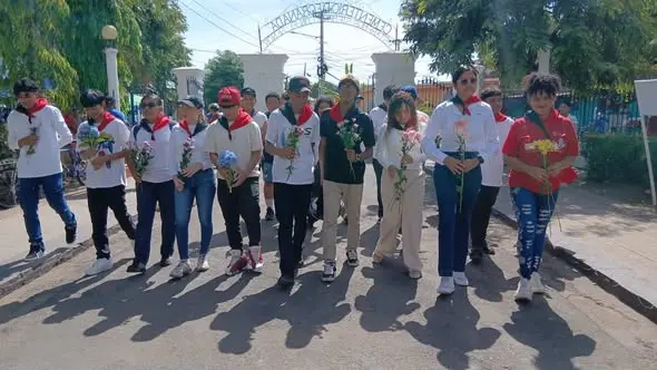 Granada: juventud rinde homenaje a las madres de héroes y mártires