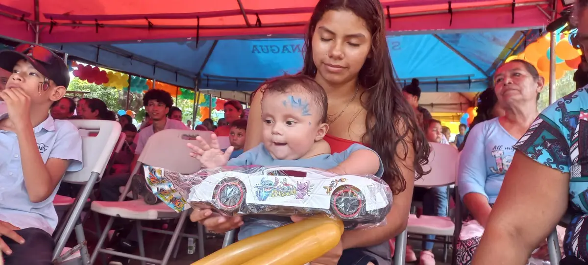 Niños de La Mascota celebran su día con alegría y recreación