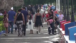 Familias se divierten con los diversos espacios que ofrece el Puerto Salvador Allende