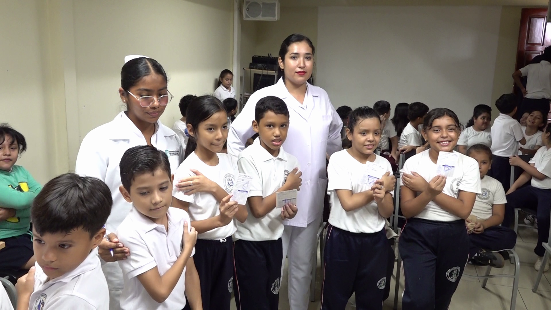Managua: estudiantes del colegio Bautista el calvario fueron vacunados contra el VPH