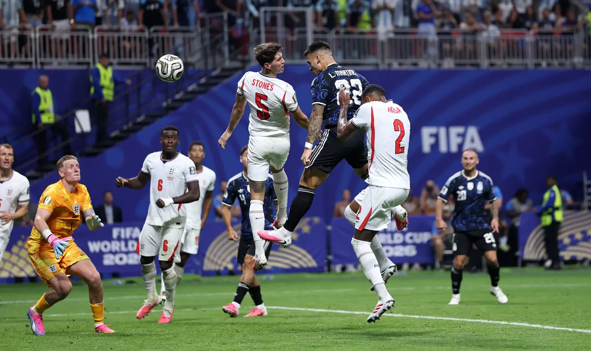 Argentina remonta ante Inglaterra y consigue una victoria histórica