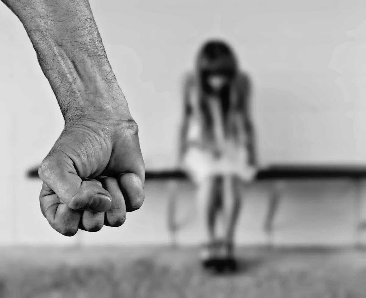 ¿Cómo se manifiesta la violencia contra la mujer? Expertos analizan delitos